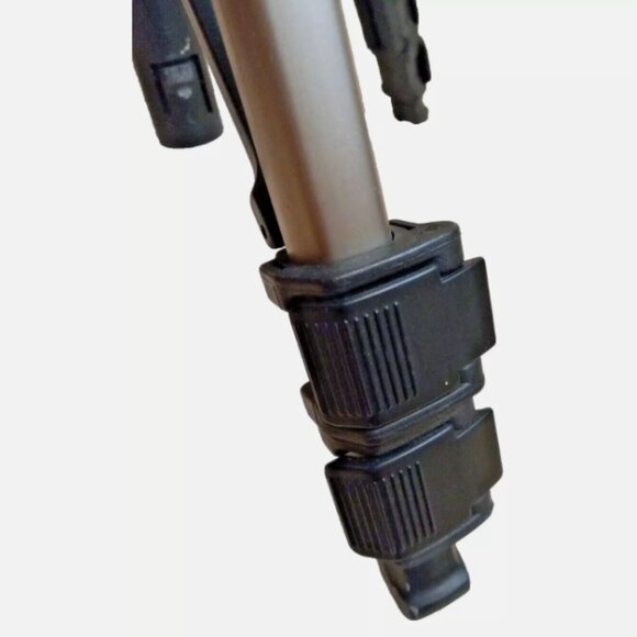 VELBON CX-470 Lightweight Photo/Video Tripod 3 Way Pan/ Tilt Head Ex Condition - Picture 8 of 12